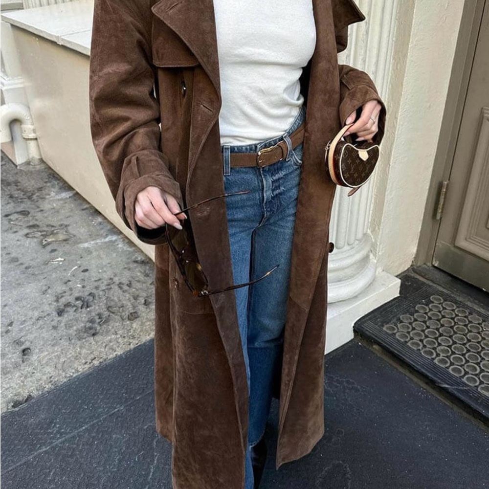 Classic Tan Double-Breasted Women's Trench Coat - Picture 2 of 5